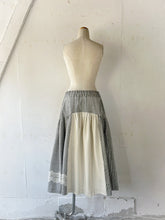 Cargar imagen en el visor de la galería, Gobelin Flower JQ Material Mix Patchwork Waist Elastic Balloon Silhouette Gather SK #1513332