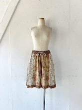 Cargar imagen en el visor de la galería, Flower Print Mix Patchwork Waist Elastic Drowstring Garment Dye Half Length PT #1513460