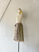 Cargar imagen en el visor de la galería, Flower Print Mix Patchwork Waist Elastic Drowstring Garment Dye Half Length PT #1513460