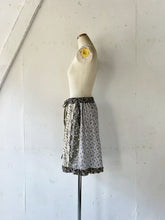 Cargar imagen en el visor de la galería, Flower Print Mix Patchwork Waist Elastic Drowstring Garment Dye Half Length PT #1513460