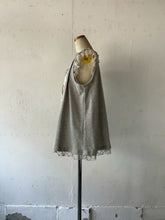 将图片加载到图库查看器,Front Lace up Gather Flare Sleeveless P/O #1521008