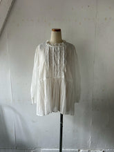 이미지를 갤러리 뷰어에 로드 , Cotton Linen Slub Loan Pin Tuck Lace Mix 3/4 Puff Sleeve P/0 #1511015