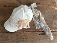 Cargar imagen en el visor de la galería, Cotton Twill Cap With Flower Motif & Lace Back Ribbon #1515934