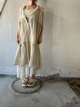 将图片加载到图库查看器，Sheer Tulle Yolk Gather Tiered Front Button Gilet Dress #7523545
